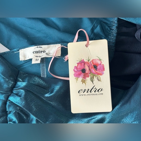 Entro Metallic Dress with Bow-Size Medium - Picture 10 of 12